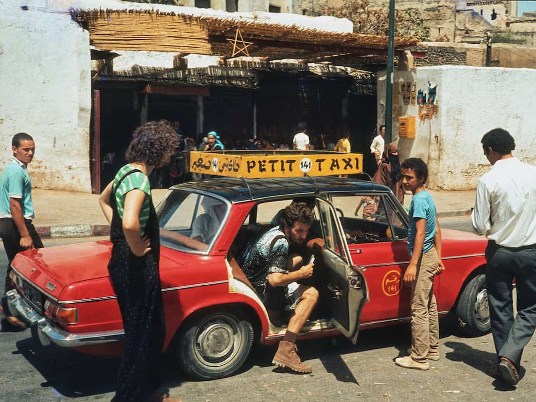 Mit dem Taxi durch Tetuan in Marokko - stellt Euch nur den Ascona daneben vor 😇