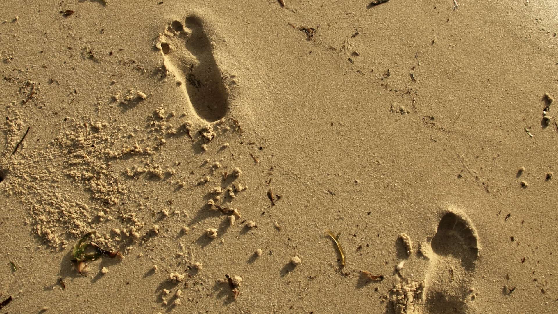 Tiwi Beach Fußspuren im Sand